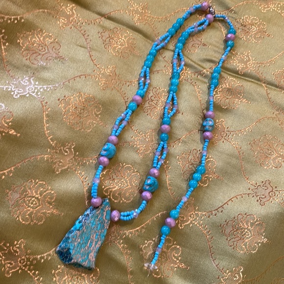 Handmade Jewelry Turquoise Centre Beaded Necklace w Skulls & Semiprecious Stones - Picture 4 of 9